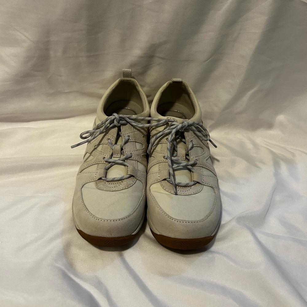 Women’s Size 9.5 (40) Dansko Hatty Suede Tennis Shoes color Ivory
